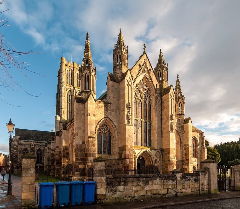 Howden Minster - Attraction in howden