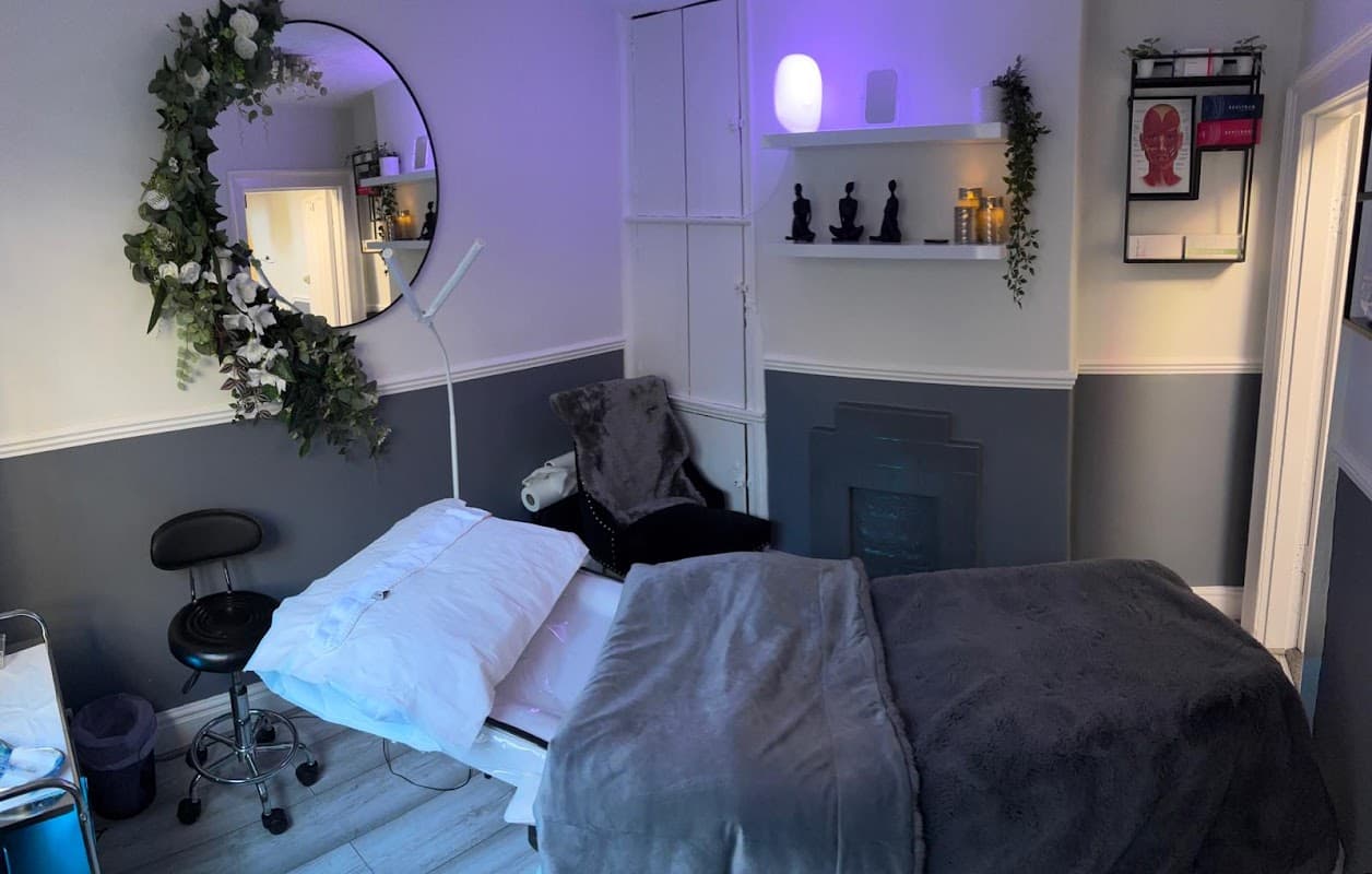 Howden Skin Clinic - Beauty Salons in howden