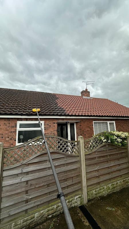 The roof cleaner - Roofers in howden