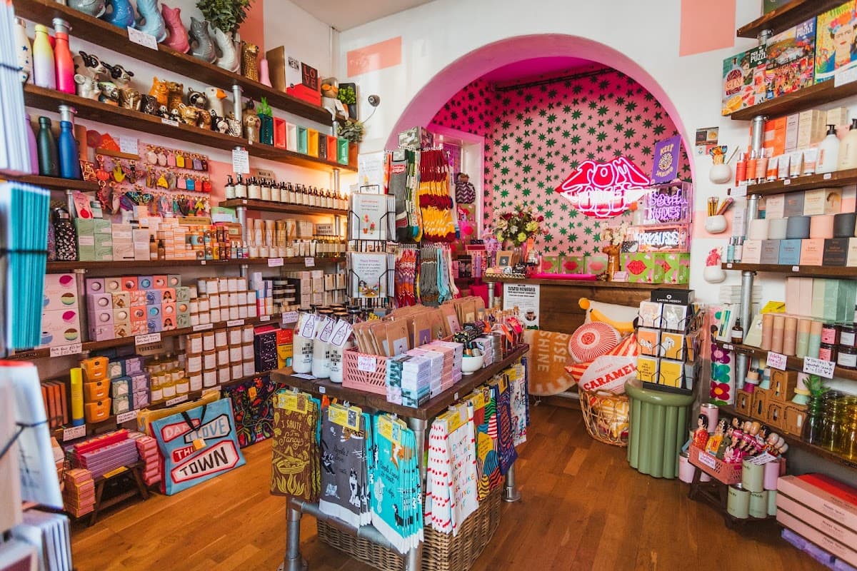 Tom Loves - Gift Shops in howden