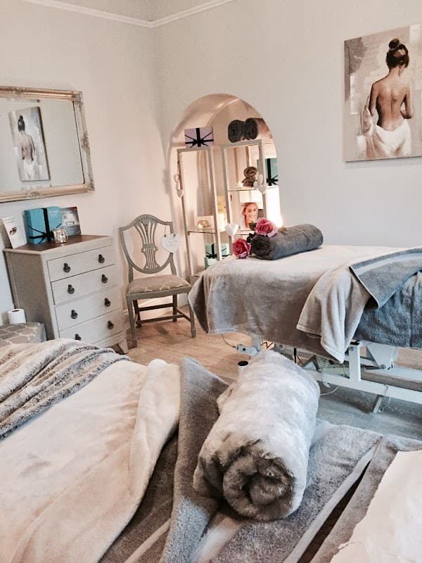 Estetica Beauty Clinic - Beauty Salons in huddersfield