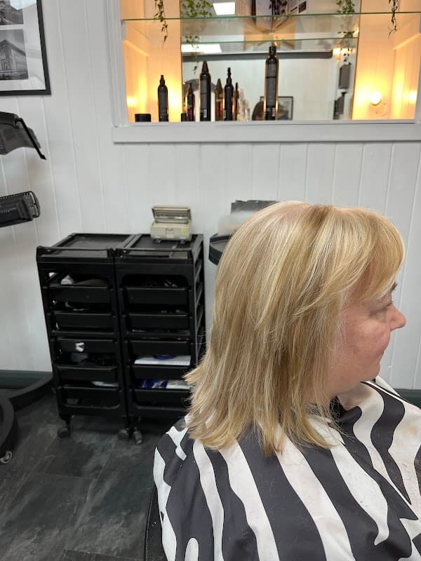 Headlines - Hair Salons in huddersfield