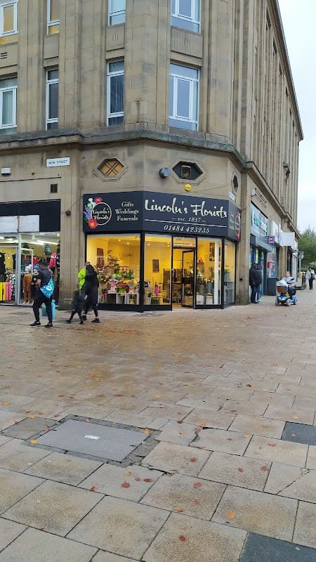Lincoln's Florists - Florists in huddersfield