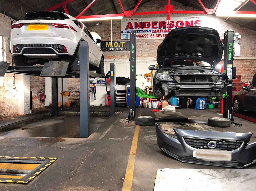 And Son Garage / Andersons Garage - Garages in hull