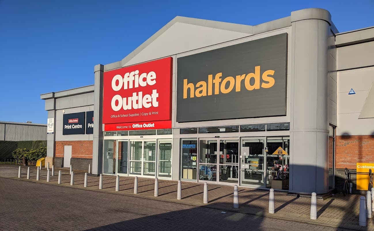 Halfords - Clough Rd Hull (Hull) - Car Parts in hull