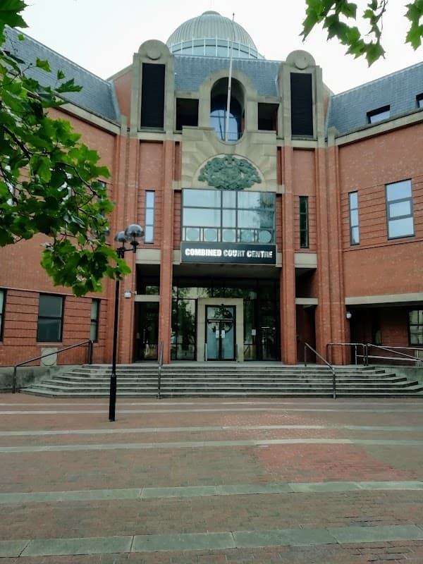 Hull Combined Court Centre - Public Buildings in hull