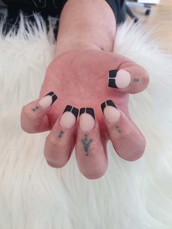 Lily's Nails - Nail Salons in hull