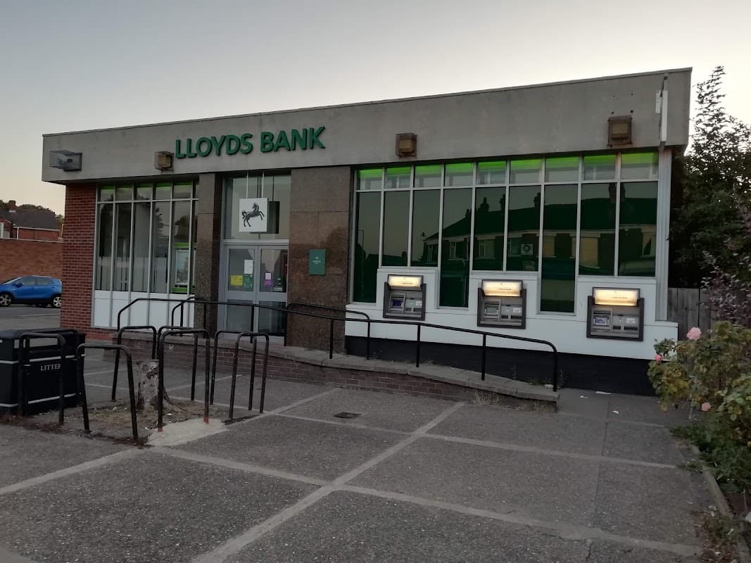 Lloyds Bank - Banks in hull