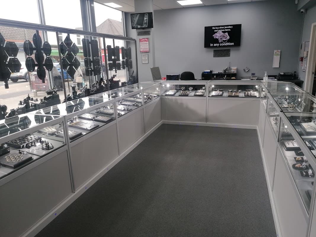 Pledge Jewellers & Body Piercing - Jewellers in hull