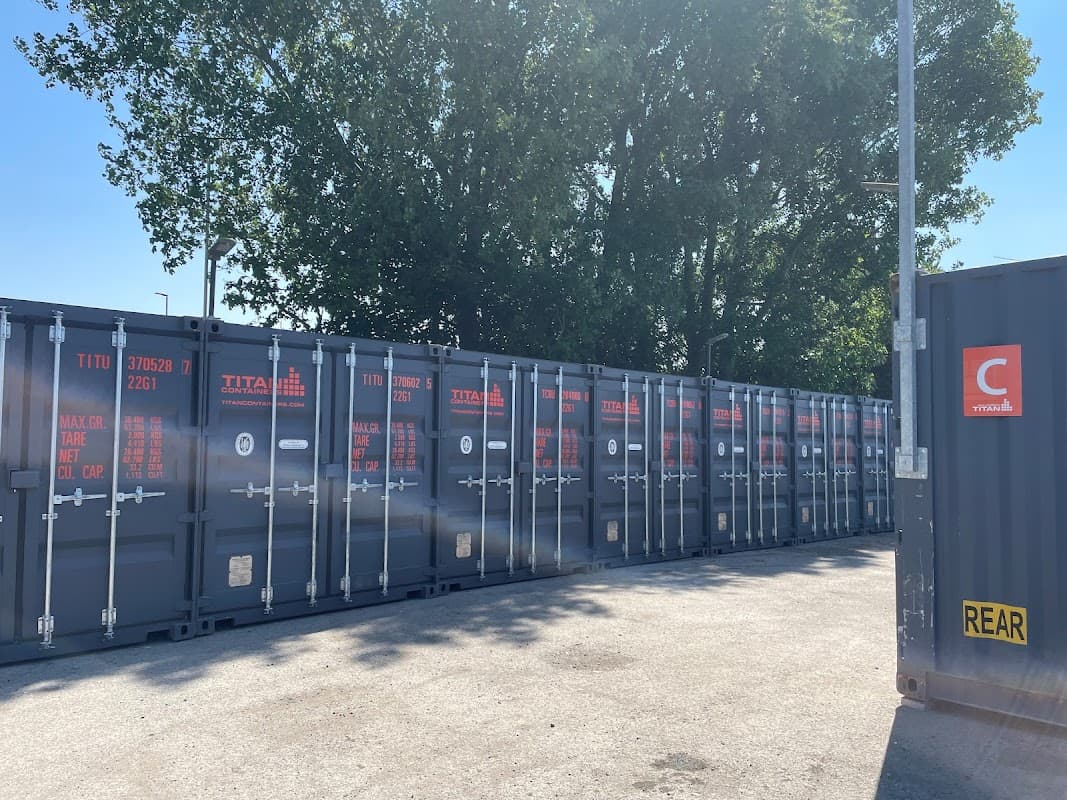 Self Storage Hull Central – by TITAN Containers - Self Storage in hull