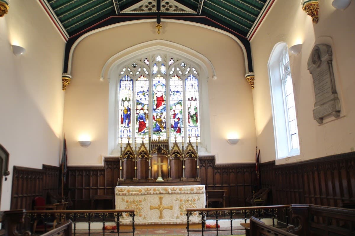 St John's Parish Church, Newland - Churches in hull