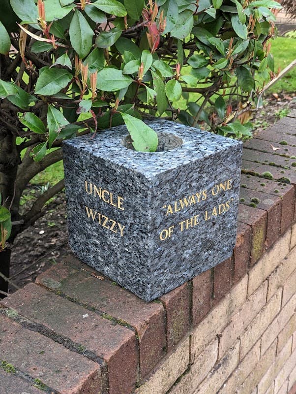 Uncle wizzy - Cemeteries in hull