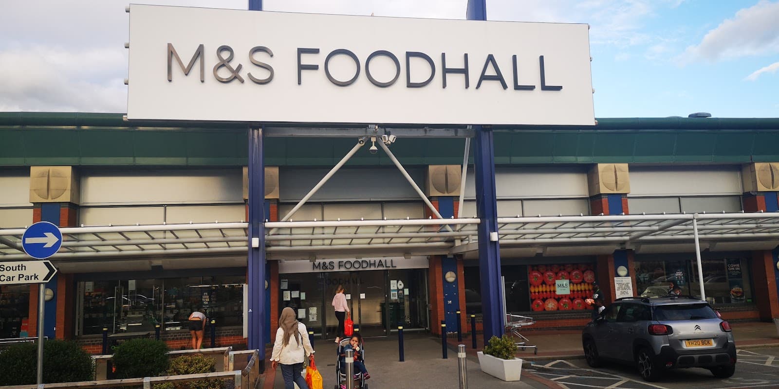 M&S Foodhall - Supermarkets in hunslet