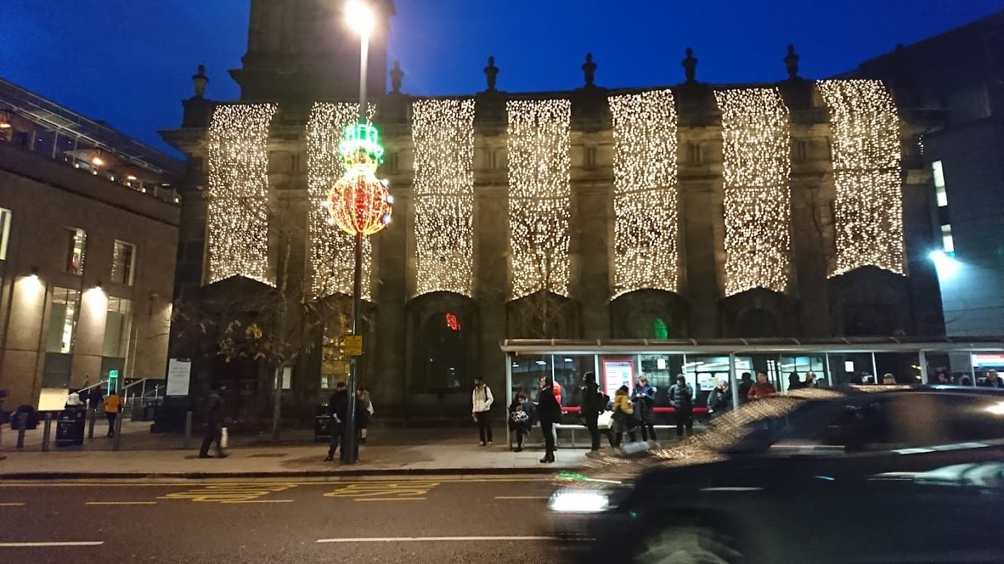 Trinity N - Bus Stops in hunslet