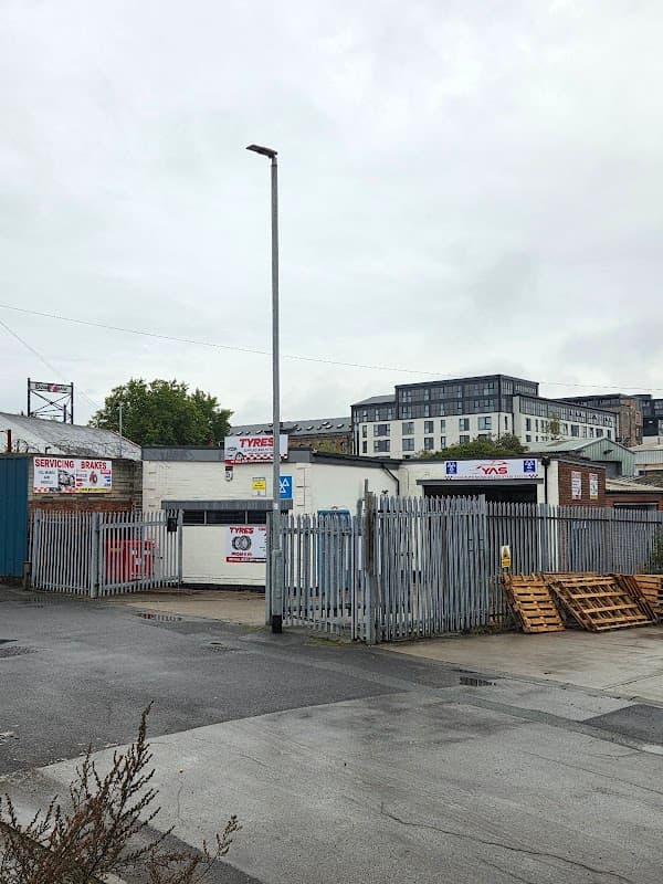 Y .A .S YOUR AUTO SERVICES LTD LS10 - Garages in hunslet