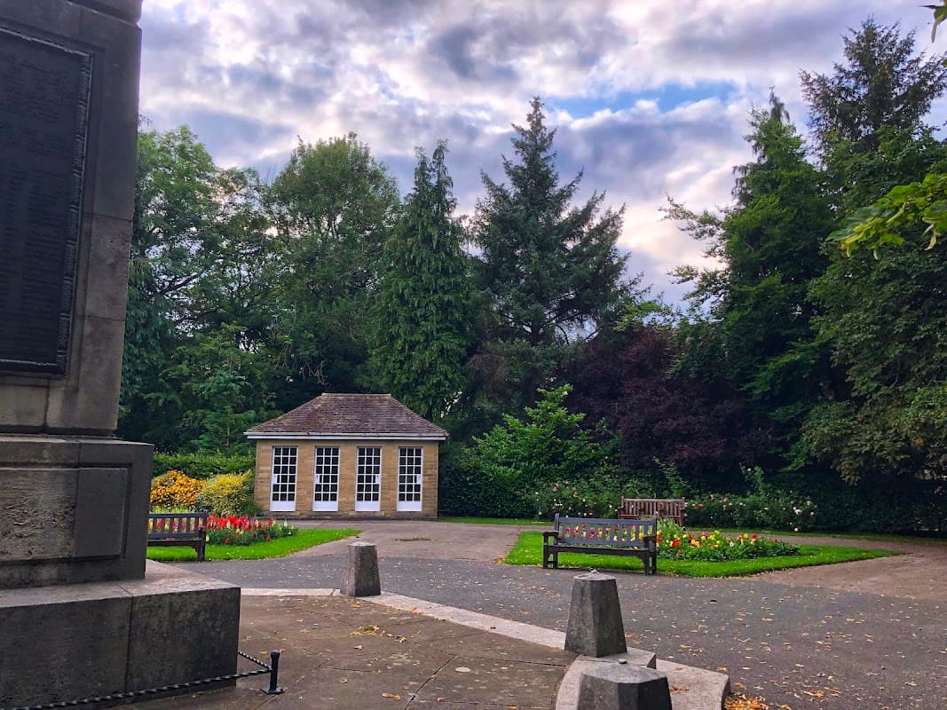 Memorial Gardens - War Memorials in ilkley