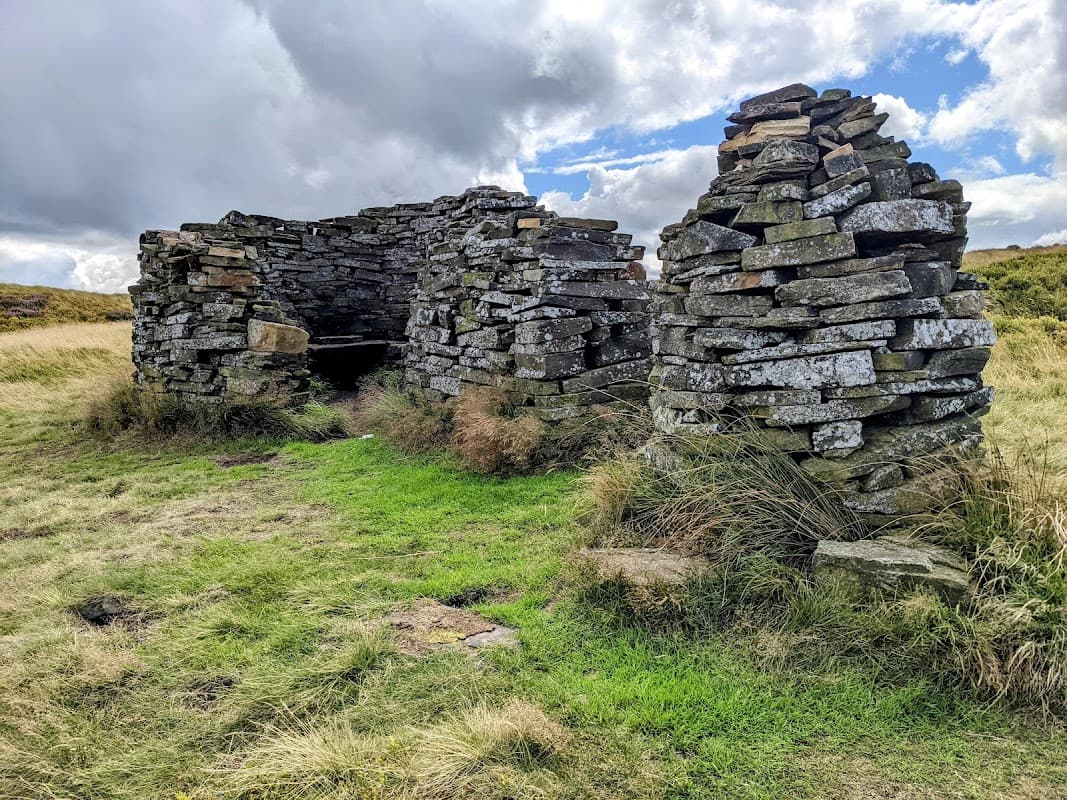 Stanza Stone Pubble - Attraction in ilkley