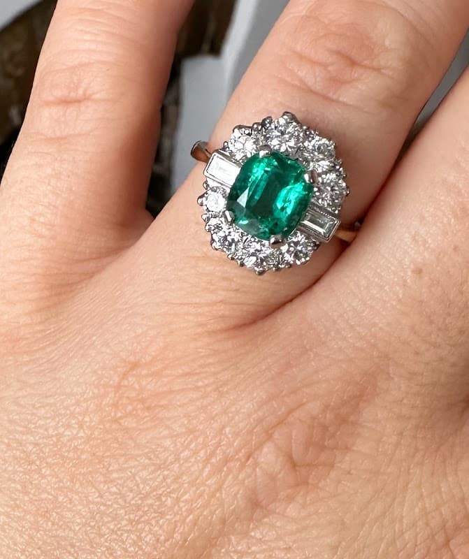 Wharfedale Antiques - Jewellers in ilkley