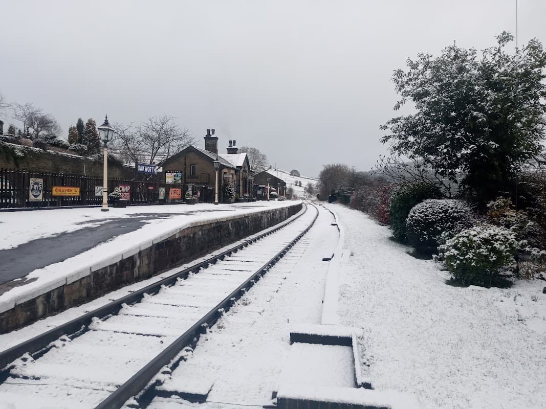 Keighley Rail Station B - Bus Stations in keighley