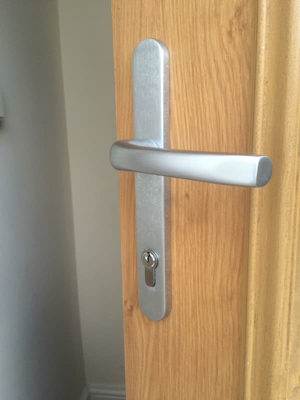 1st Leeds Locksmiths & UPVC Repairs - Locksmiths in killingbeck