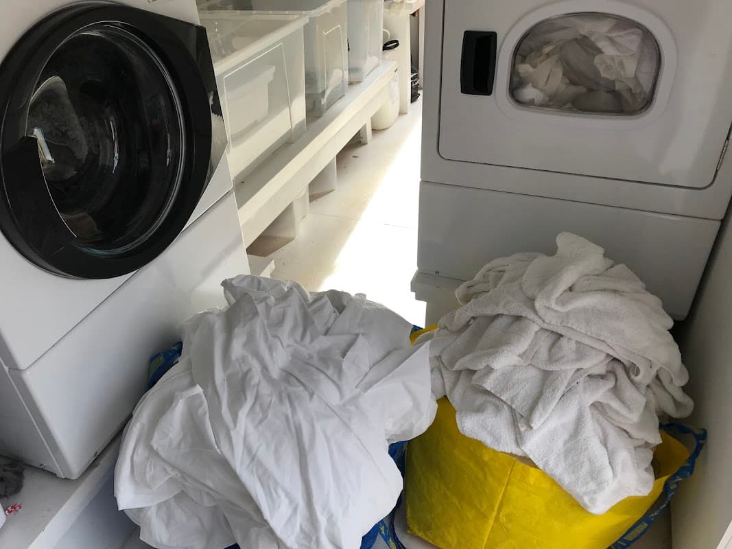 Ria's Laundry and Ironing