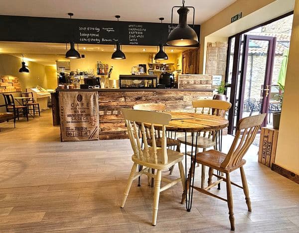 Cafe ginger hall café + courtyard in kirkbymoorside