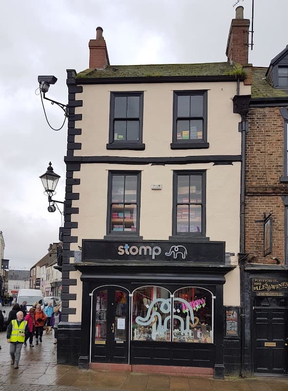 Stomp - Shoe Shops in knaresborough
