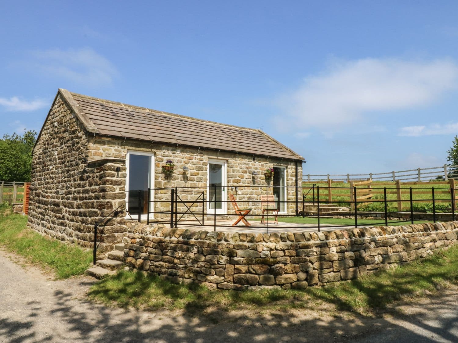 Accommodation at Lake Farm Cottage in eavestone