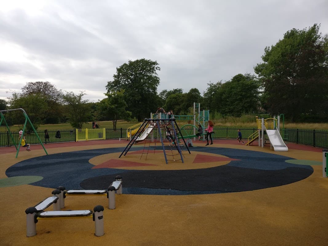 Beckett Park - Park in leeds