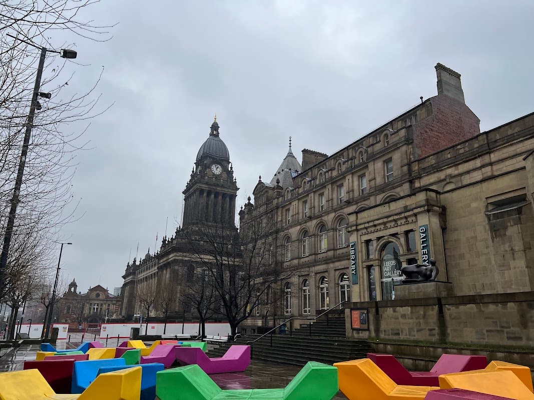 Bus Stop at Civic Q - Bus Stops in leeds
