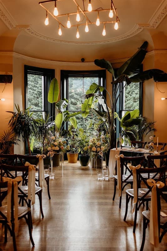 Hyde Park Flower Club by Dottie's - Florists in leeds