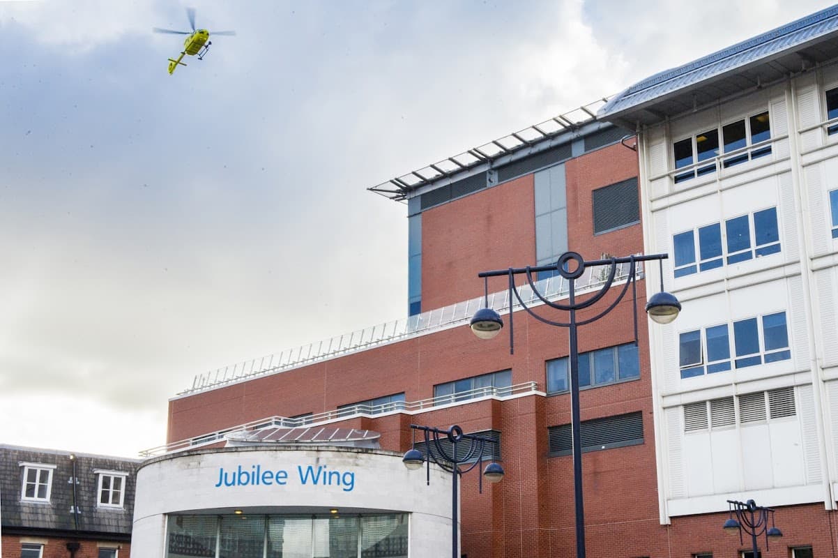 Leeds General Infirmary - Hospitals in leeds