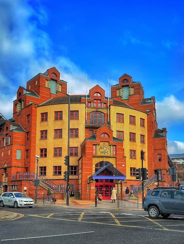 Leeds Magistrates' Court - Public Buildings in leeds