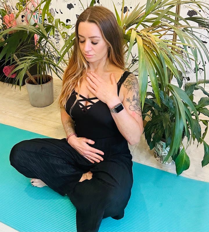 Pin Up Beauty - Beauty Salons in leeds