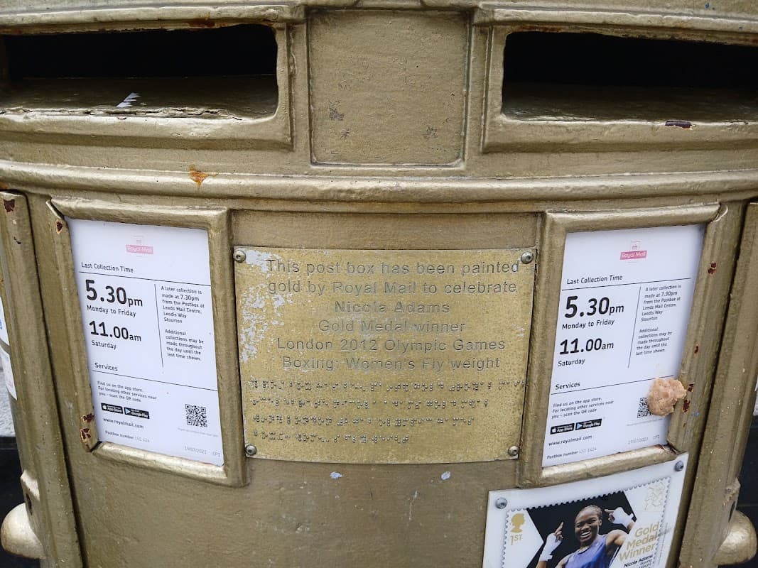Royal Mail Parcel Postbox - Monuments in leeds