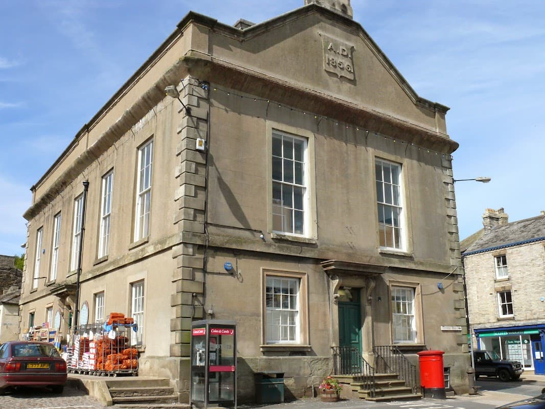 House and Home (Wray Bros) - Department Stores in leyburn