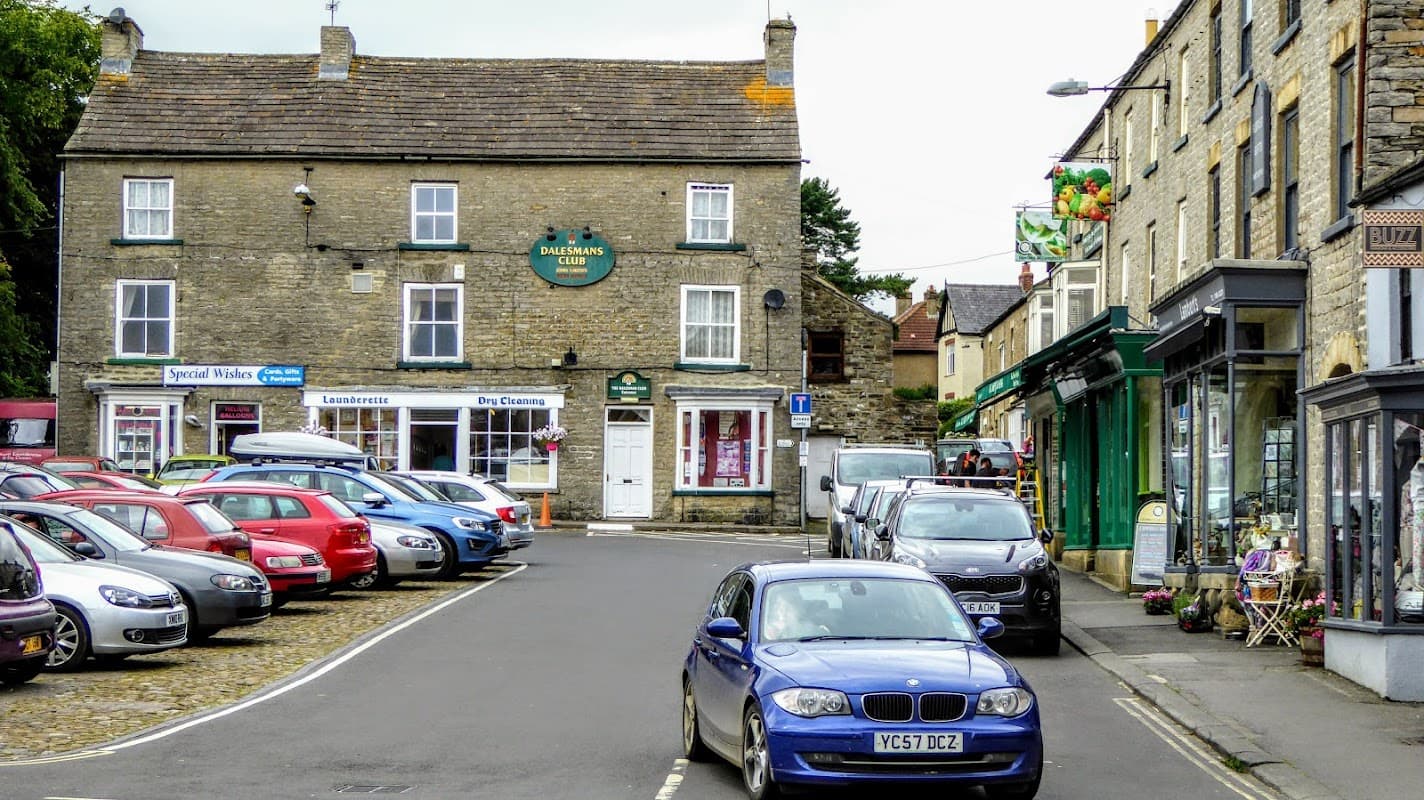 Market Place - Bus Stations in leyburn