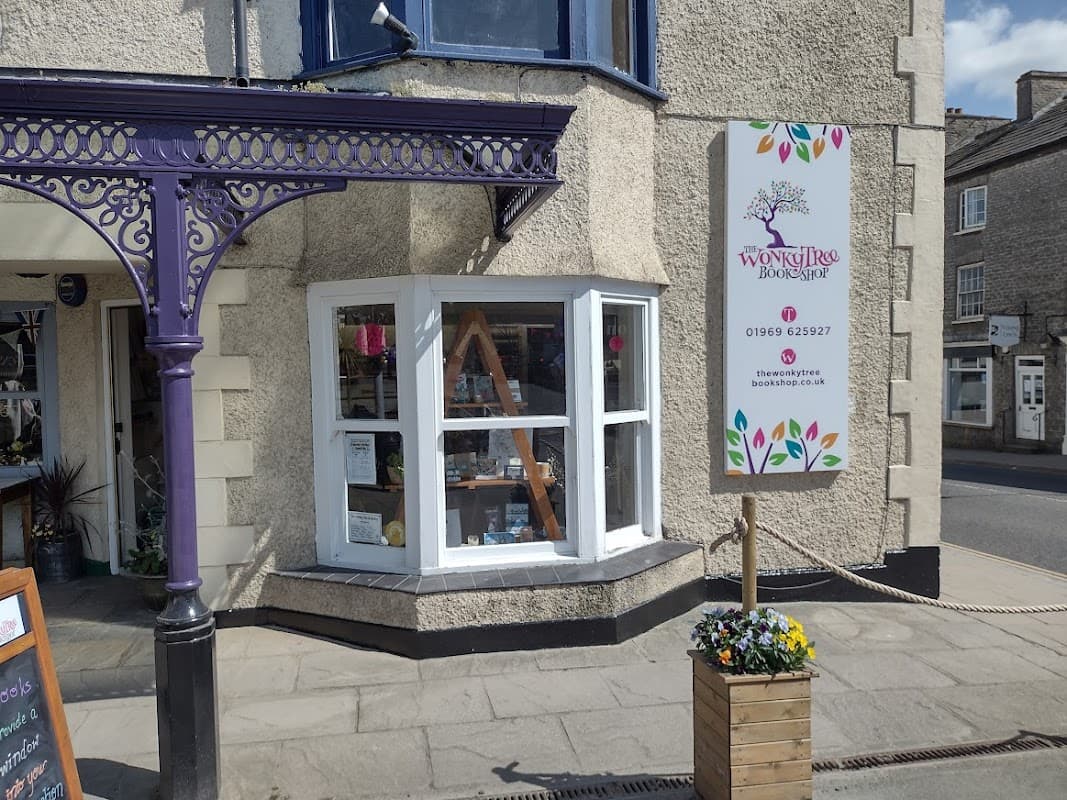 The Wonky Tree Bookshop - Bookshops in leyburn