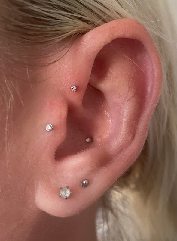 BASIC by kirstie - Beauty Salons in maltby