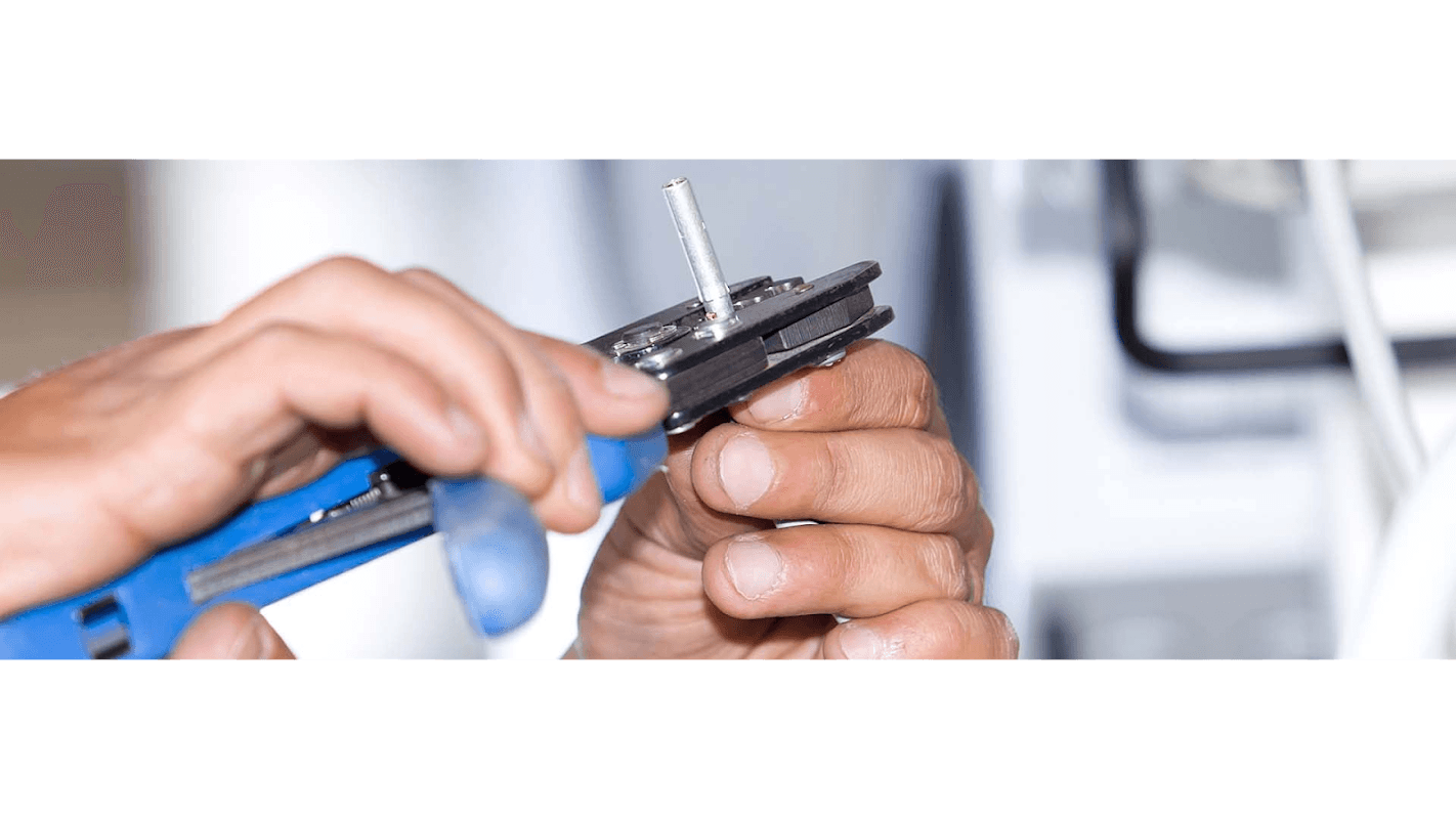 John Carr & Co Electrical Ltd - Electricians in manor