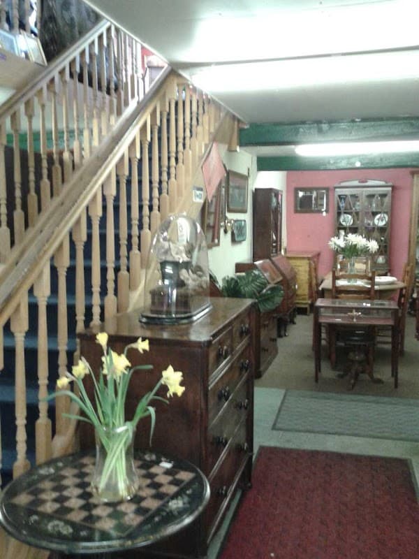 Mount Pleasant Antiques Centre - Antique Shops in market weighton
