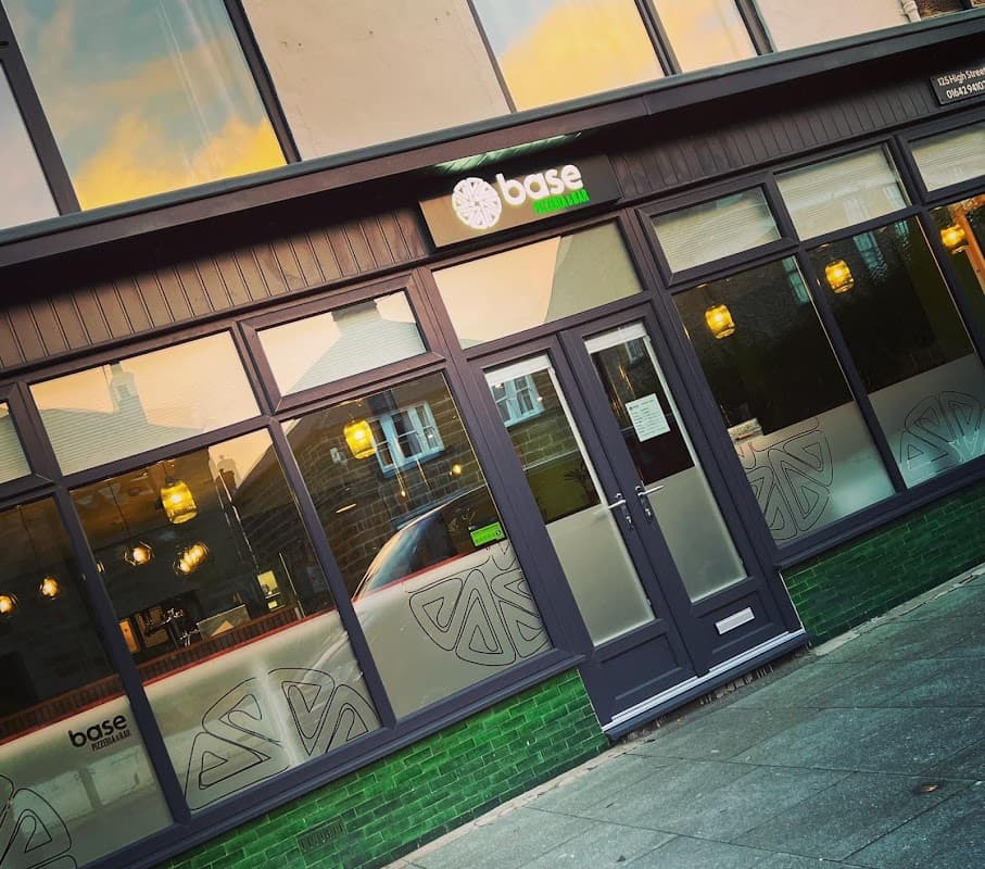 Base Pizzeria & Bar