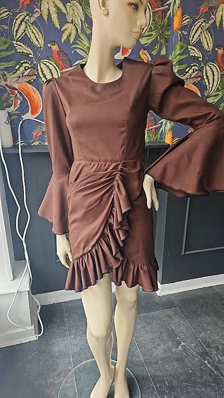 Fari Tailor and Designer - Tailors in mexborough