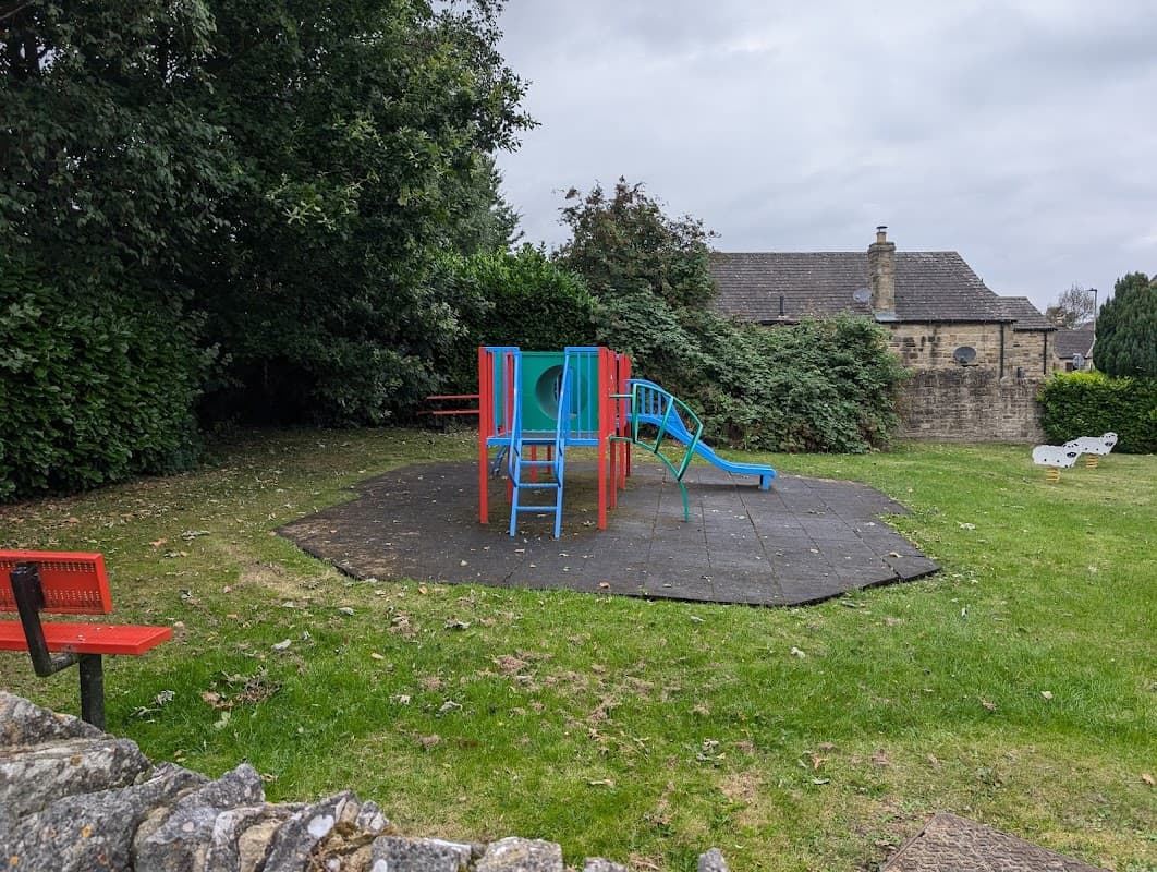 Middleham play area - Playgrounds in middleham
