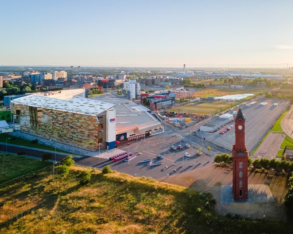 Drop-off area for college students with a sign stating "Max stay 60 minutes" in Middlesbrough, Yorkshire.
