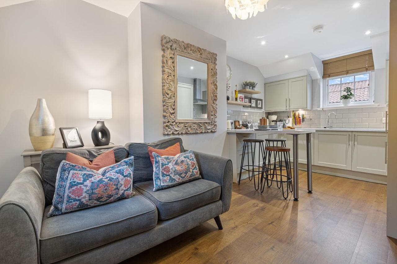 No 3 - Lime Tree Cottage - Pass the Keys, Middlethorpe, Yorkshire