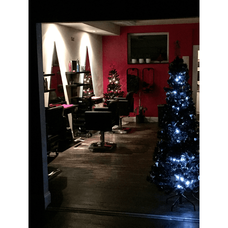 Pyramids Hair Design