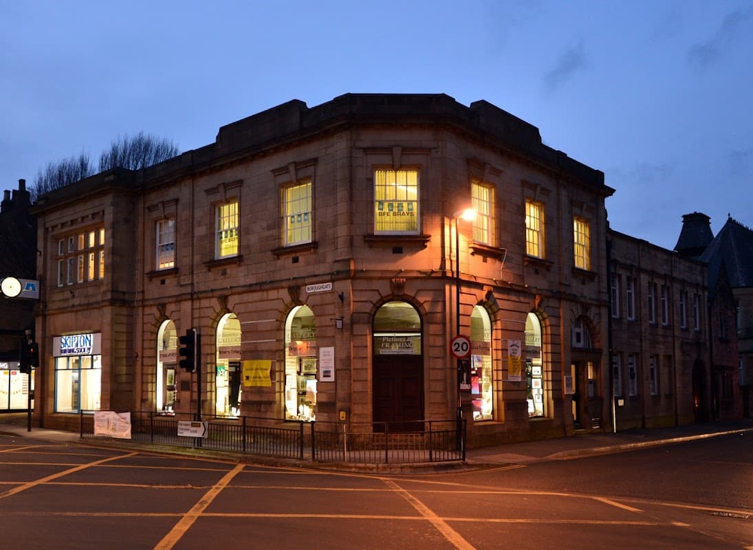 Browns Gallery - Gallery in otley