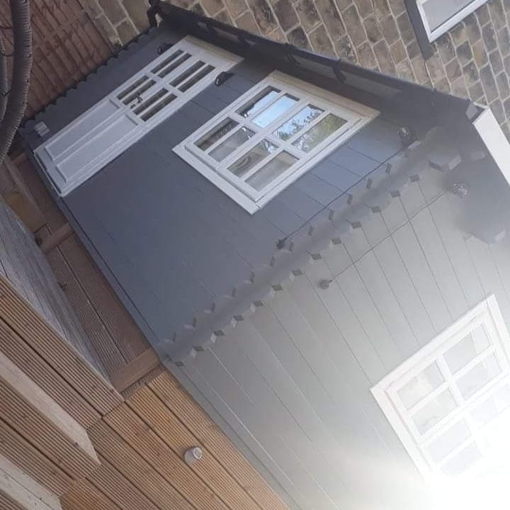 L.A Beauty Cabin - Beauty Salons in otley