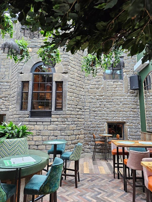 Treehouse Bar and Kitchen